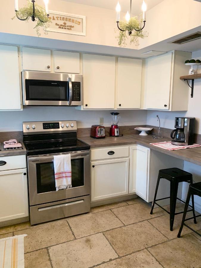 French Charm In Holiday home Tucson