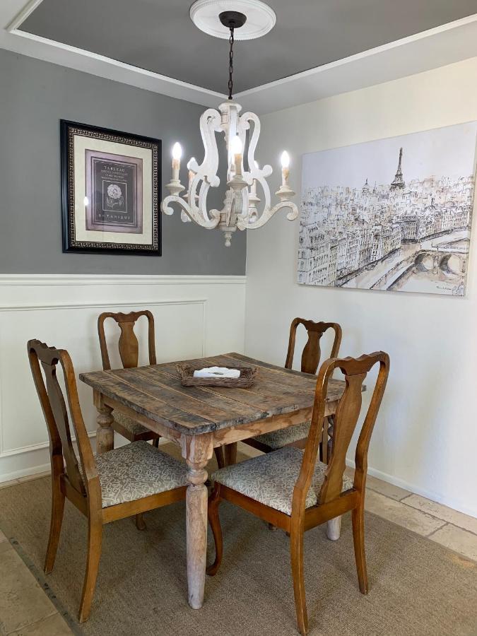 French Charm In Holiday home *